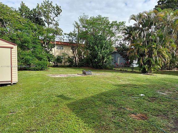 3rd image of 4021 SW 54th Ct