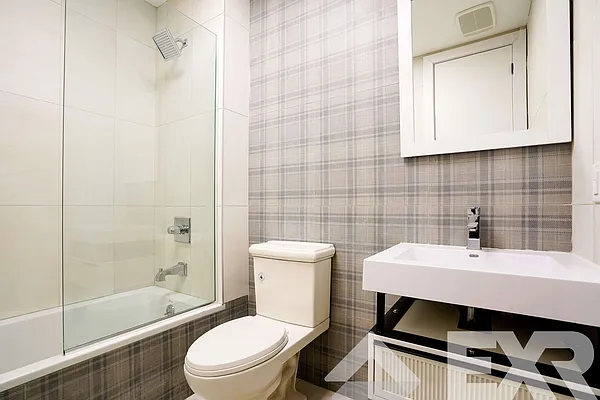 Rented by EXR | media 7