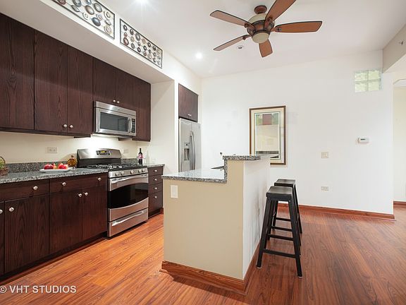 5th image of 310 S Michigan Ave Unit 907