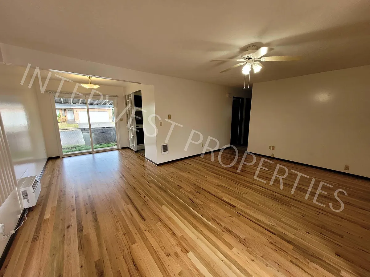 Building Photo - 3408 SE 67th Ave