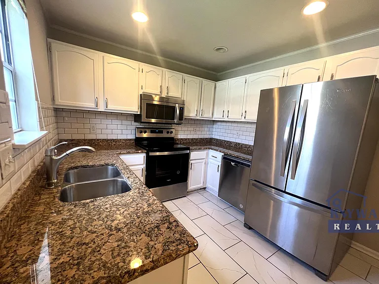 600 Larch St — Photo 11