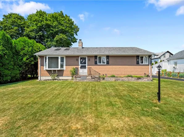 7 Layton St, North Providence, RI 02911