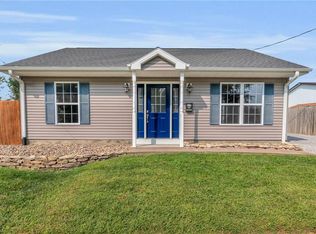 212 S Locust St, Cameron, MO 64429