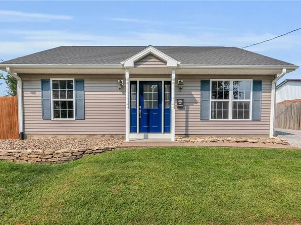 212 S Locust St, Cameron, MO 64429