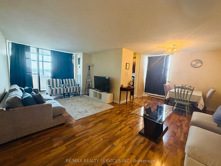 25 Kensington Rd #1402 — Photo 21