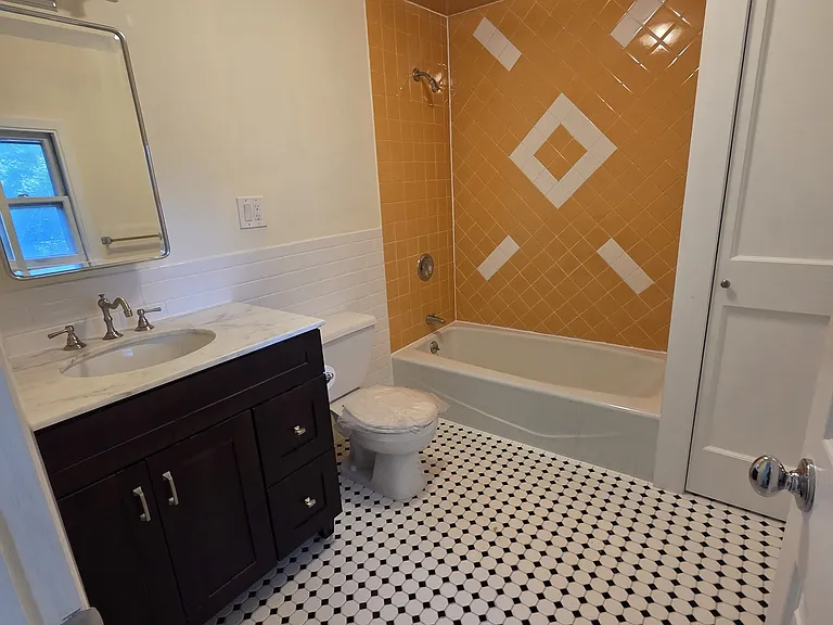 513 9th St #1R — Photo 5