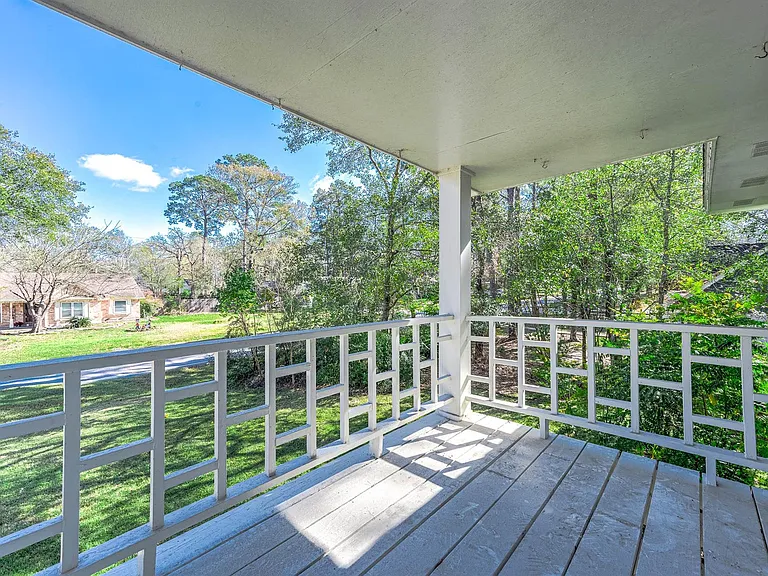26715 Maplewood Dr — Photo 17