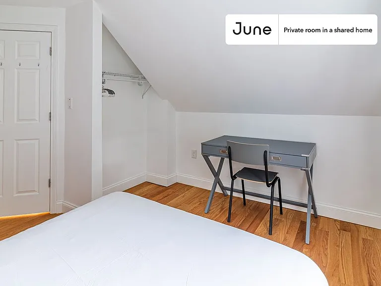 29 Alston St #D — Photo 3