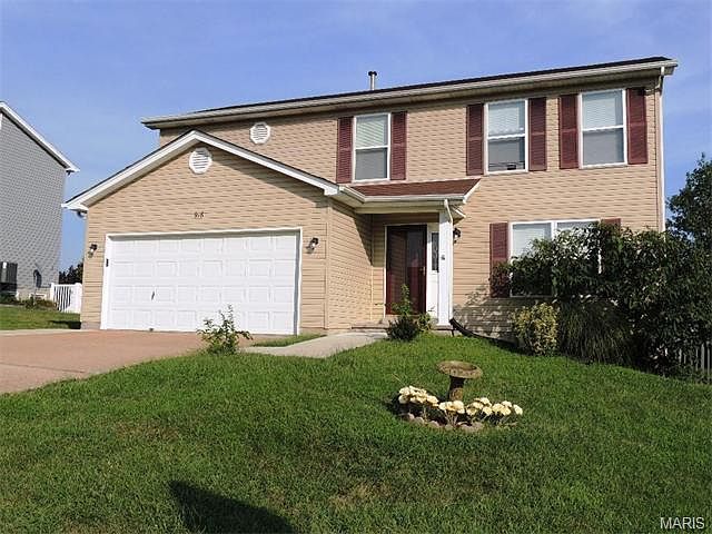 1st image of 916 Grape Arbor Dr