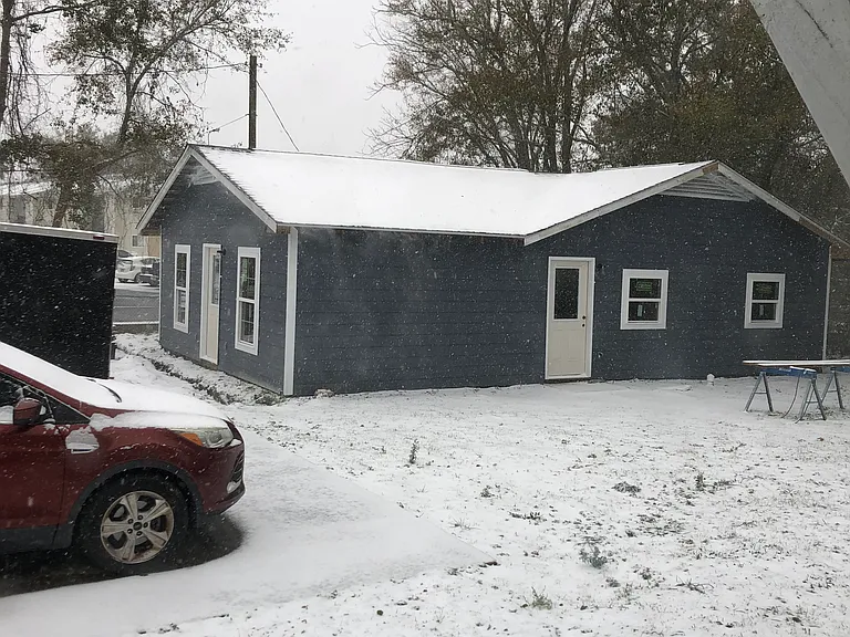 302 W Old Pass Rd — Photo 3