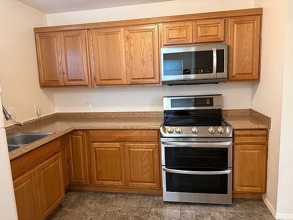 3rd image of 412 S 6th St #A
