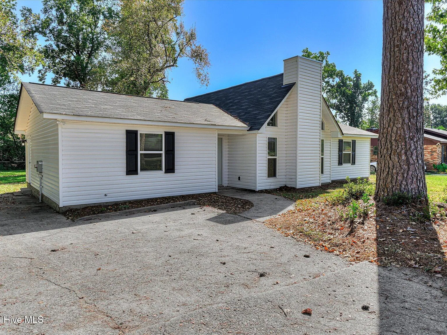 3 bed, 2.0 bath, $1,600 — Photo 3