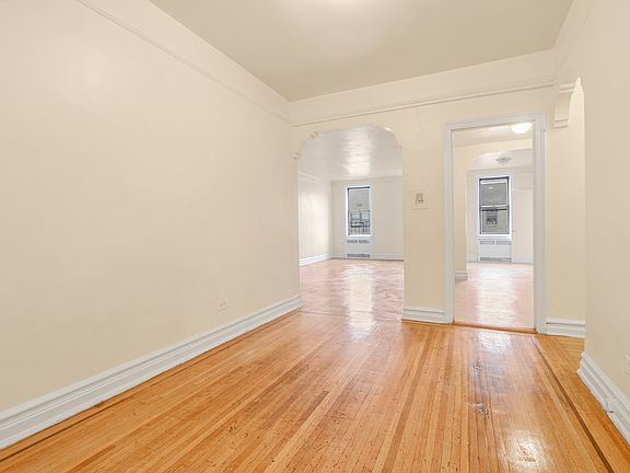 4th image of 150 E 18th St #6D