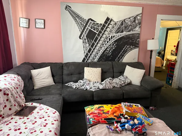 74 George St, Bristol, CT 06010