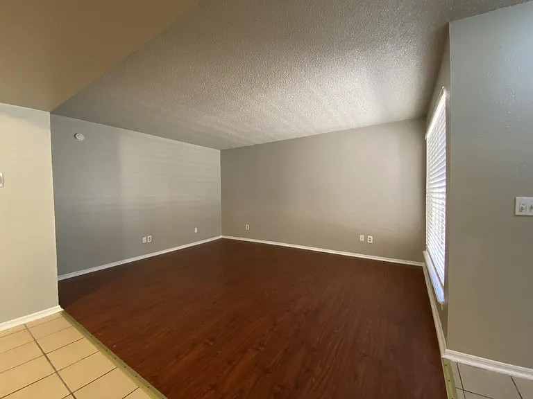900 NW 24th St #814-05 — Photo 5