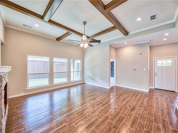 3rd image of 2316 Decator Dr