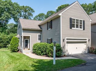 19 Oak St #A, Wellesley, MA 02482