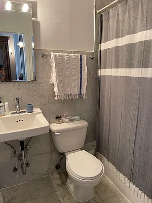 Rented by Compass | media 7