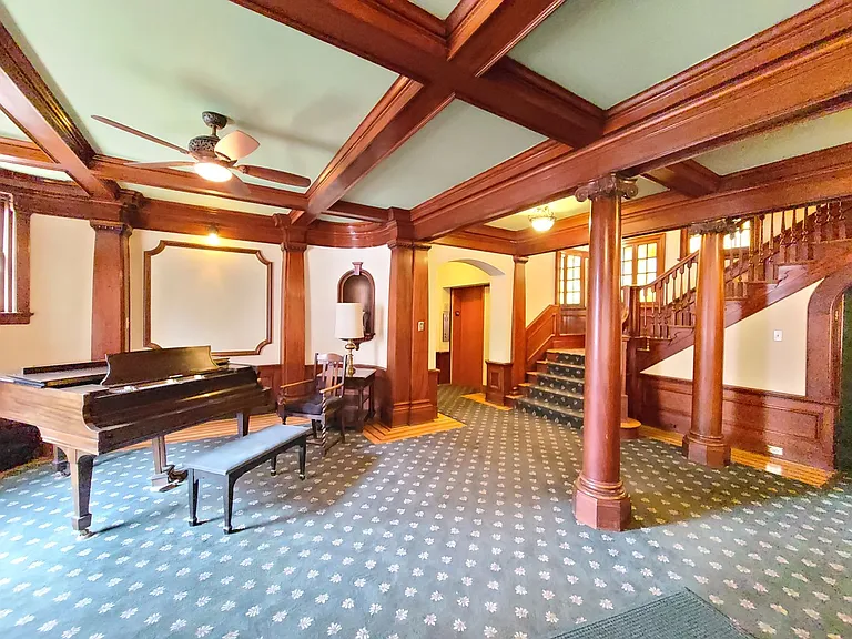 Knickerbocker Apartments — Photo 67