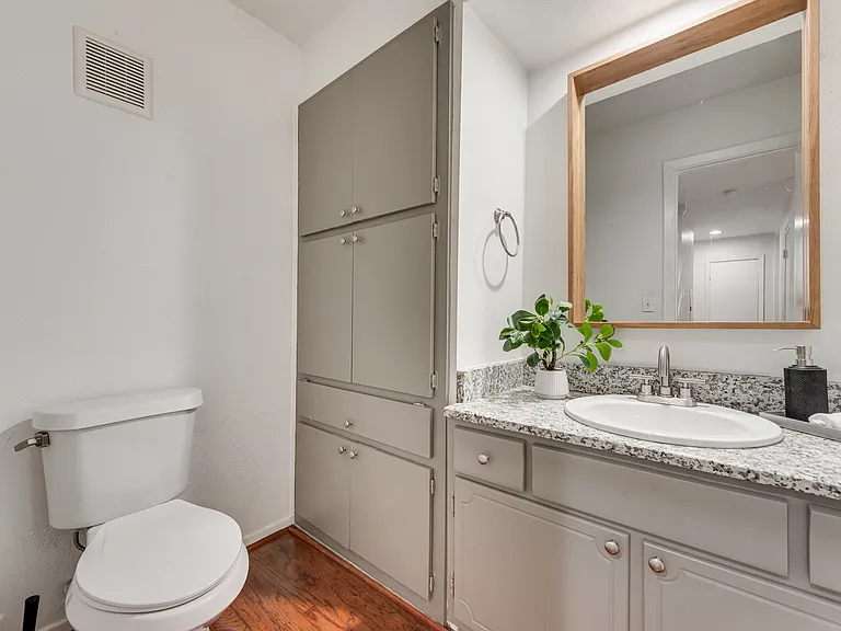 7492 E Northwest Hwy #143 — Photo 9