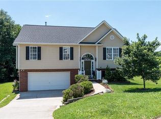 233 Arbor Ridge Ct, Mount Holly, NC 28120