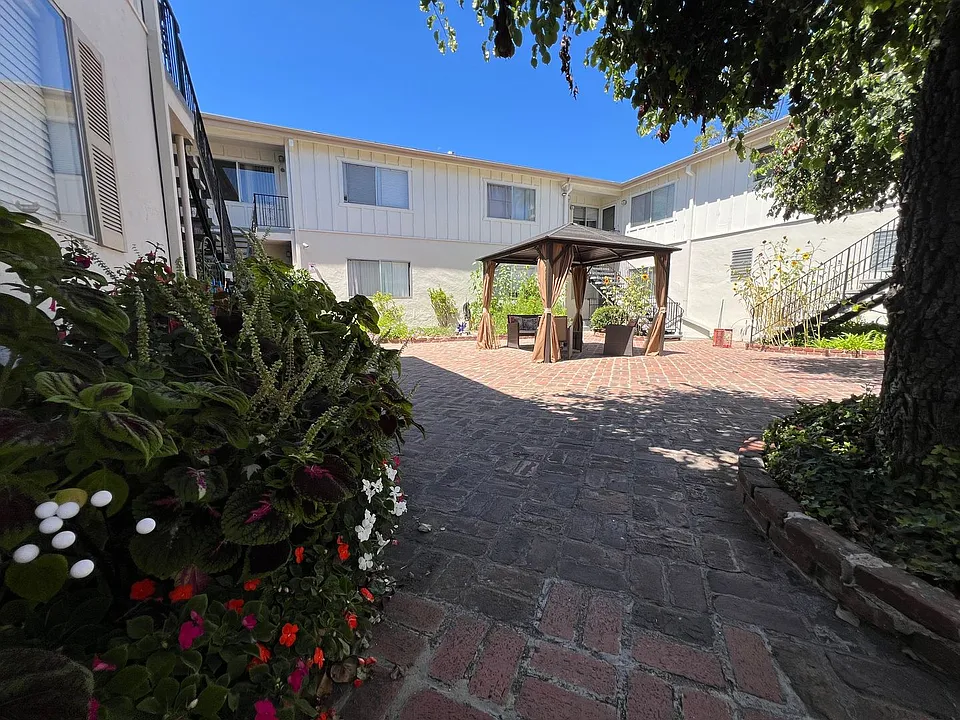 Provincial Apartments PAH