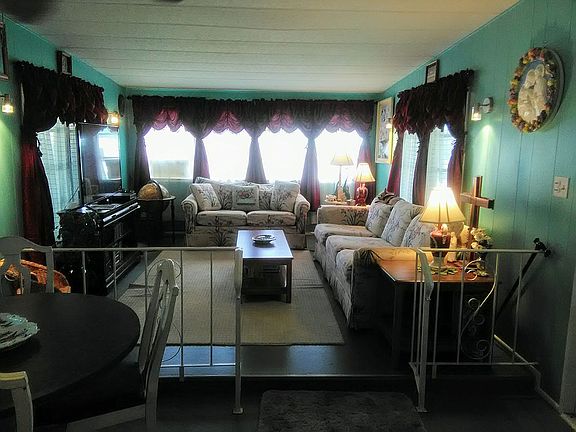 4th image of 1935 Jeri Kay Ln