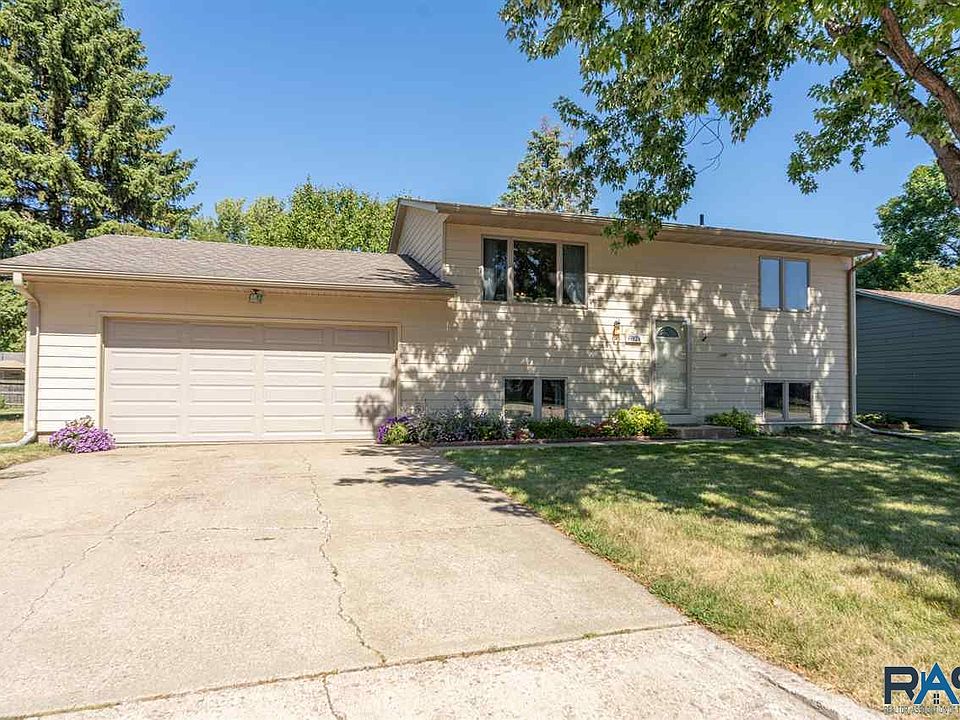 1st image of 6524 W Essex Ct