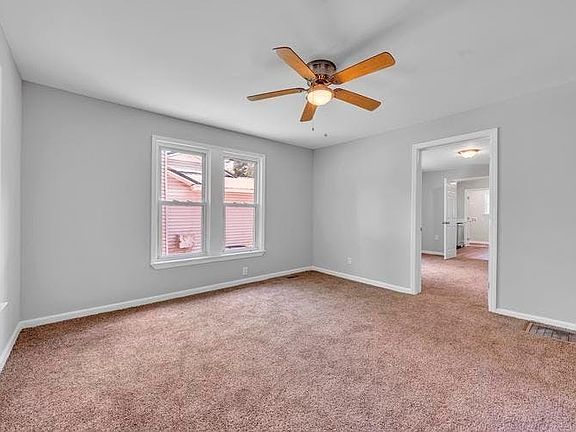 3rd image of 2112 Cumberland Dr SE