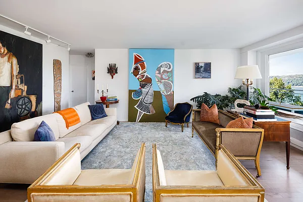 Sold by Compass | media 27