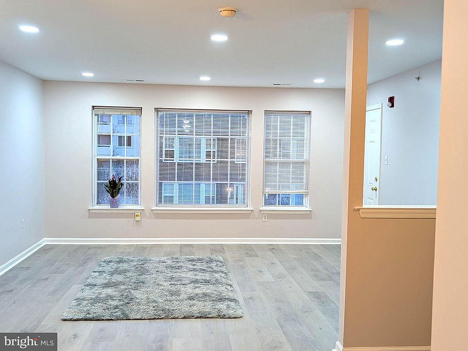 1st image of 9228 Blue Grass Rd Unit 30