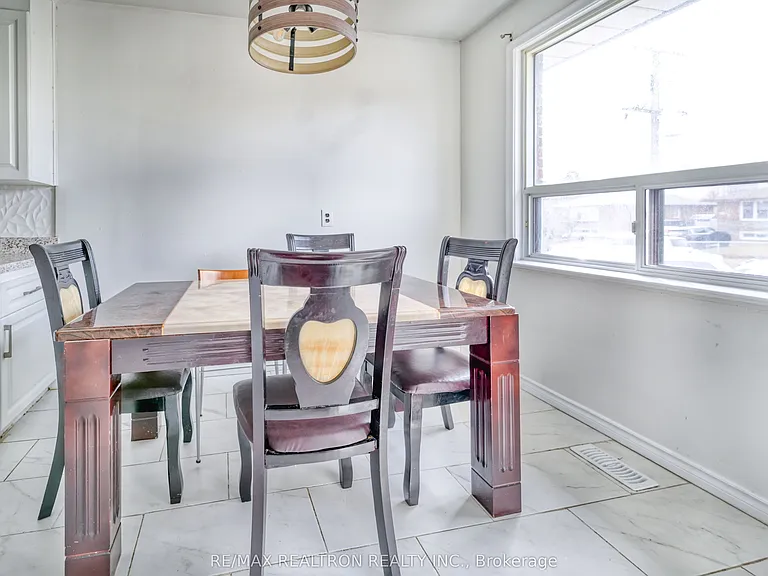93 Mountland Dr #MAIN FLOOR — Photo 7