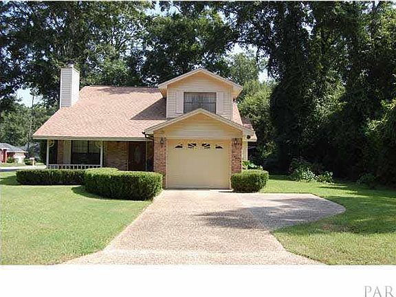 2nd image of 828 Maple Woods Cir