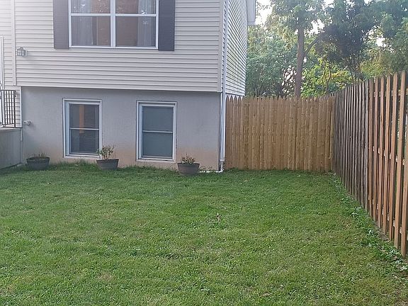 5th image of 435 Saint James Ave
