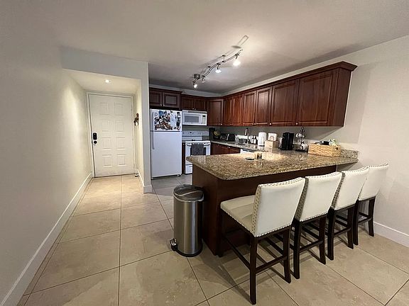 3rd image of 8005 Lake Dr APT 113