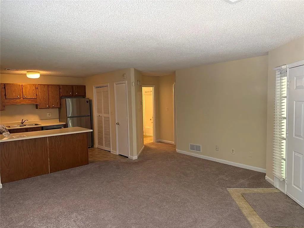 1 bed, 1.0 bath, $1,150 — Photo 4