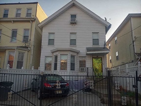3rd image of 28 Lincoln Ave