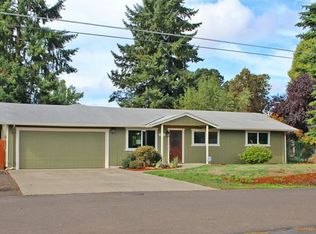 810 SE Cedar St, Dundee, OR 97115