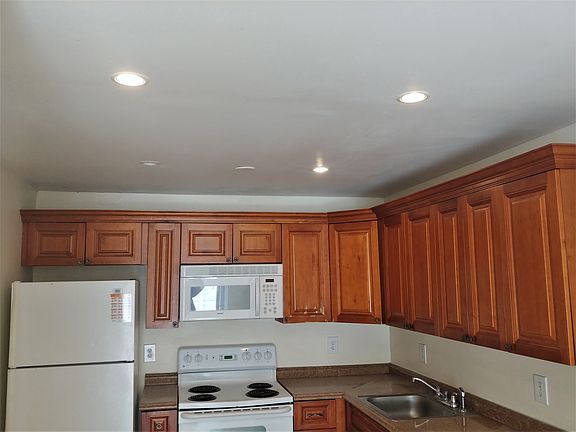 5th image of 57 NE 12th Ave #57