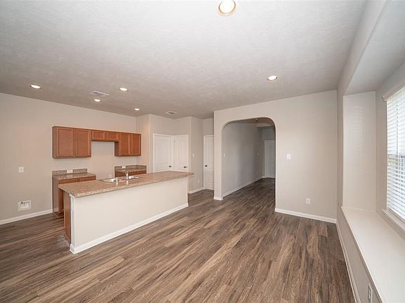 4th image of 9314 Yellow Rose Dr