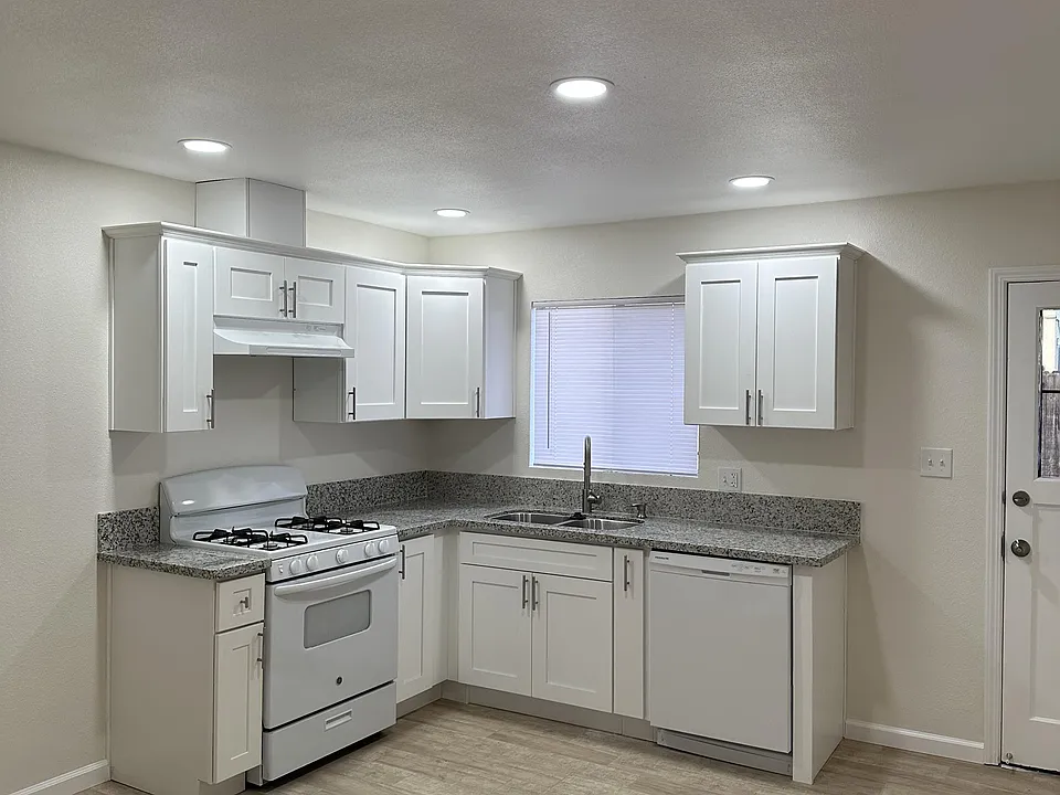 4321 W Myrtle Ave #4323
