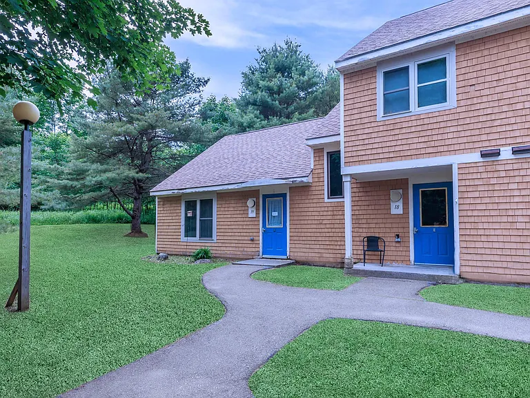 15 Country Meadows Ln — Photo 6