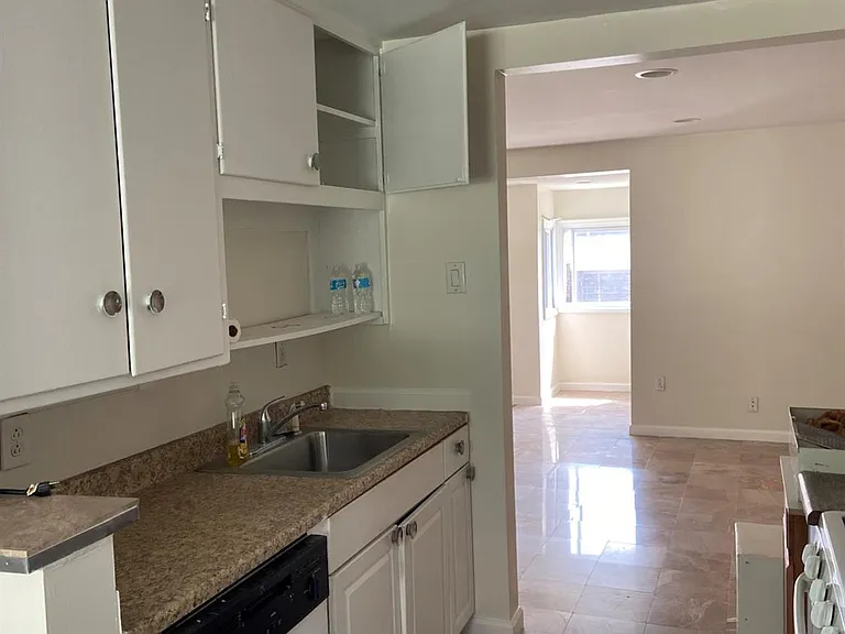 58 Bayliss St #60 — Photo 7