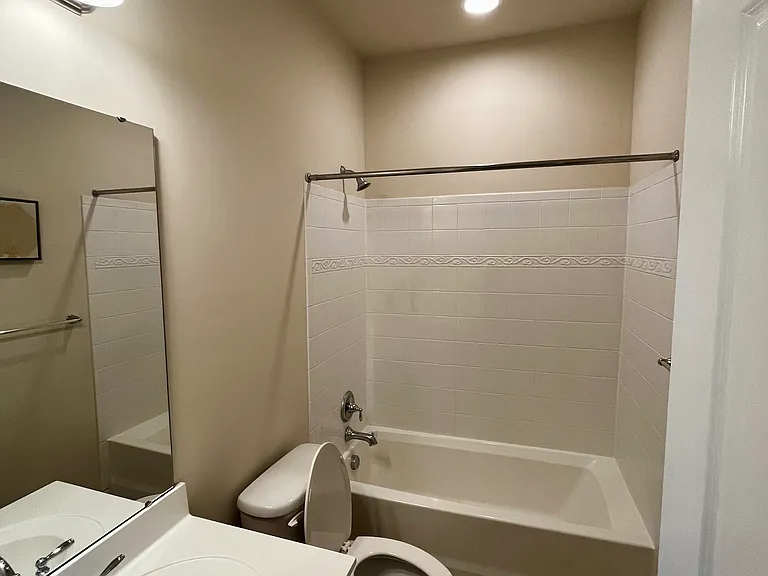 7676 Timbercross Ln — Photo 10