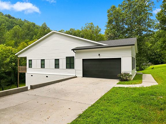 4th image of 605 Harbor Dr