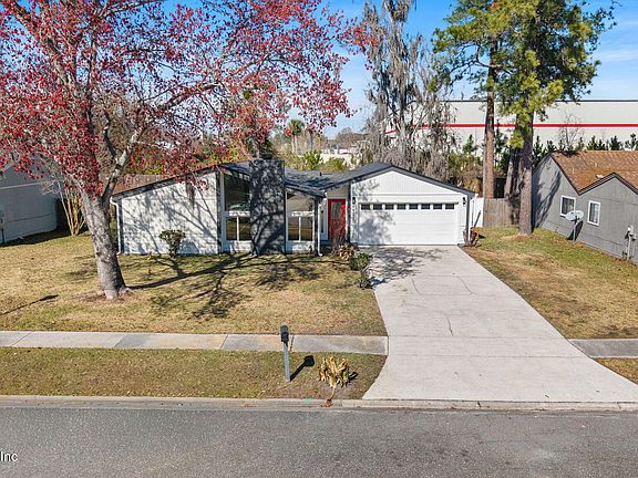 4th image of 6823 CORALBERRY Lane N