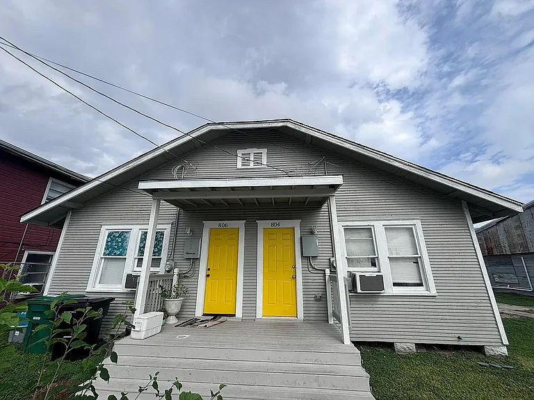 804 Louise St — Photo 7