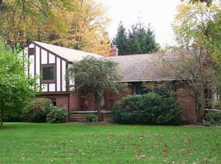 20 Lenox Cir, East Longmeadow, MA 01028