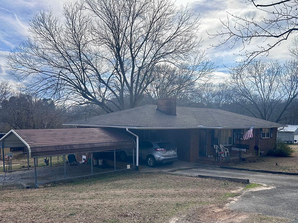 138 Detter Rd, Canon GA 30520
Charming home on quiet cul-de-sac