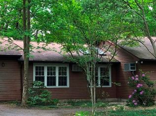 260 Squirrelwood Ct, Effort, PA 18330